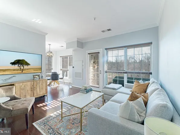 4550 Strutfield Ln APT 2117, Alexandria, VA 22311