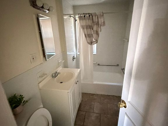 5th image of 19 Eliot St #19