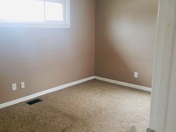 5th image of 116 Oaklawn Dr