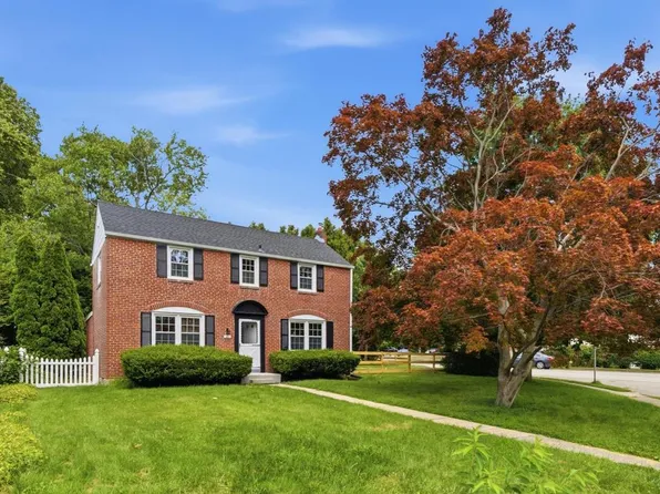 401 Twin Oaks Dr, Havertown, PA 19083