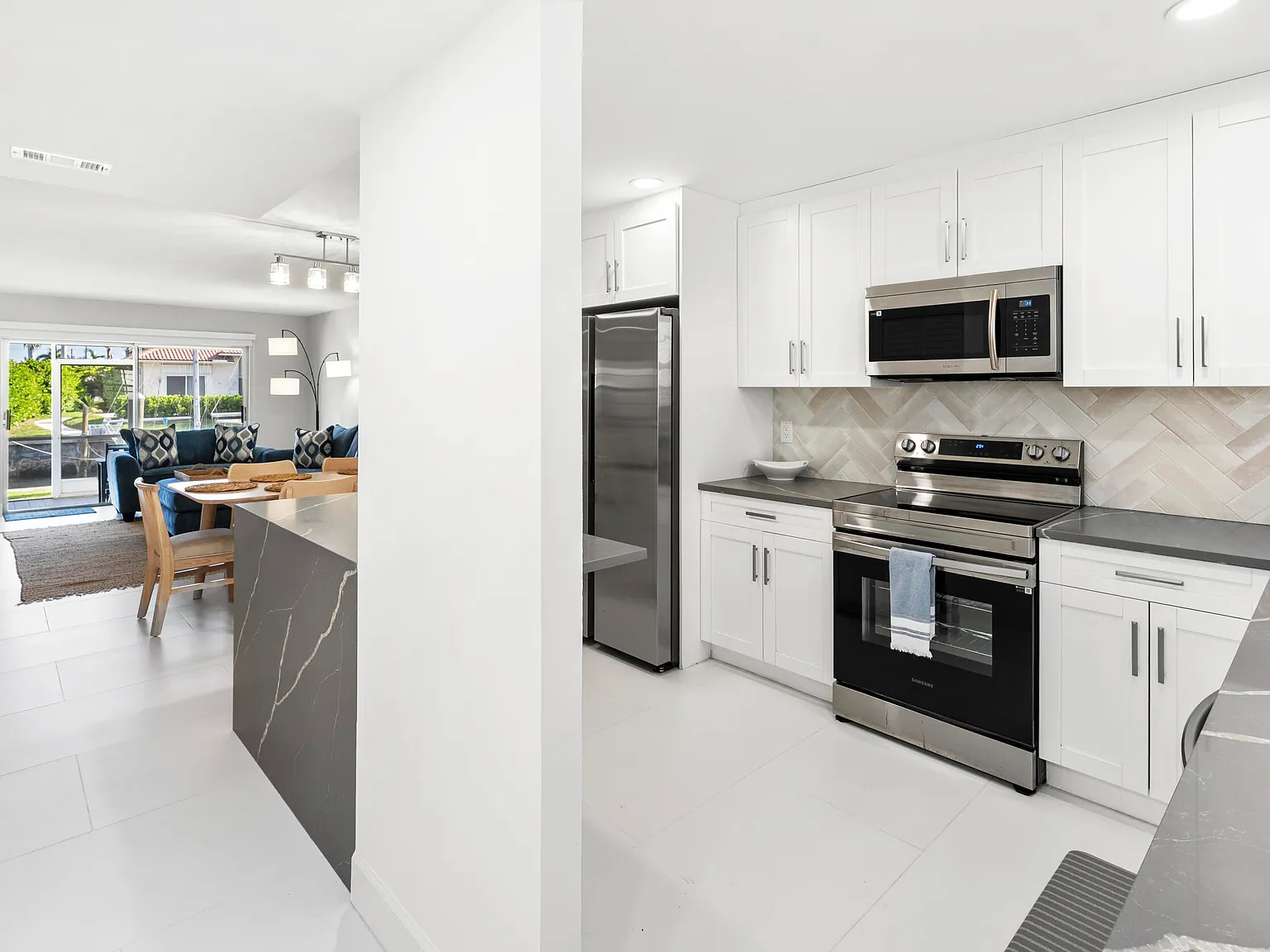 2 bed, 2.0 bath, 1143 sqft, $5,500 — Photo 1