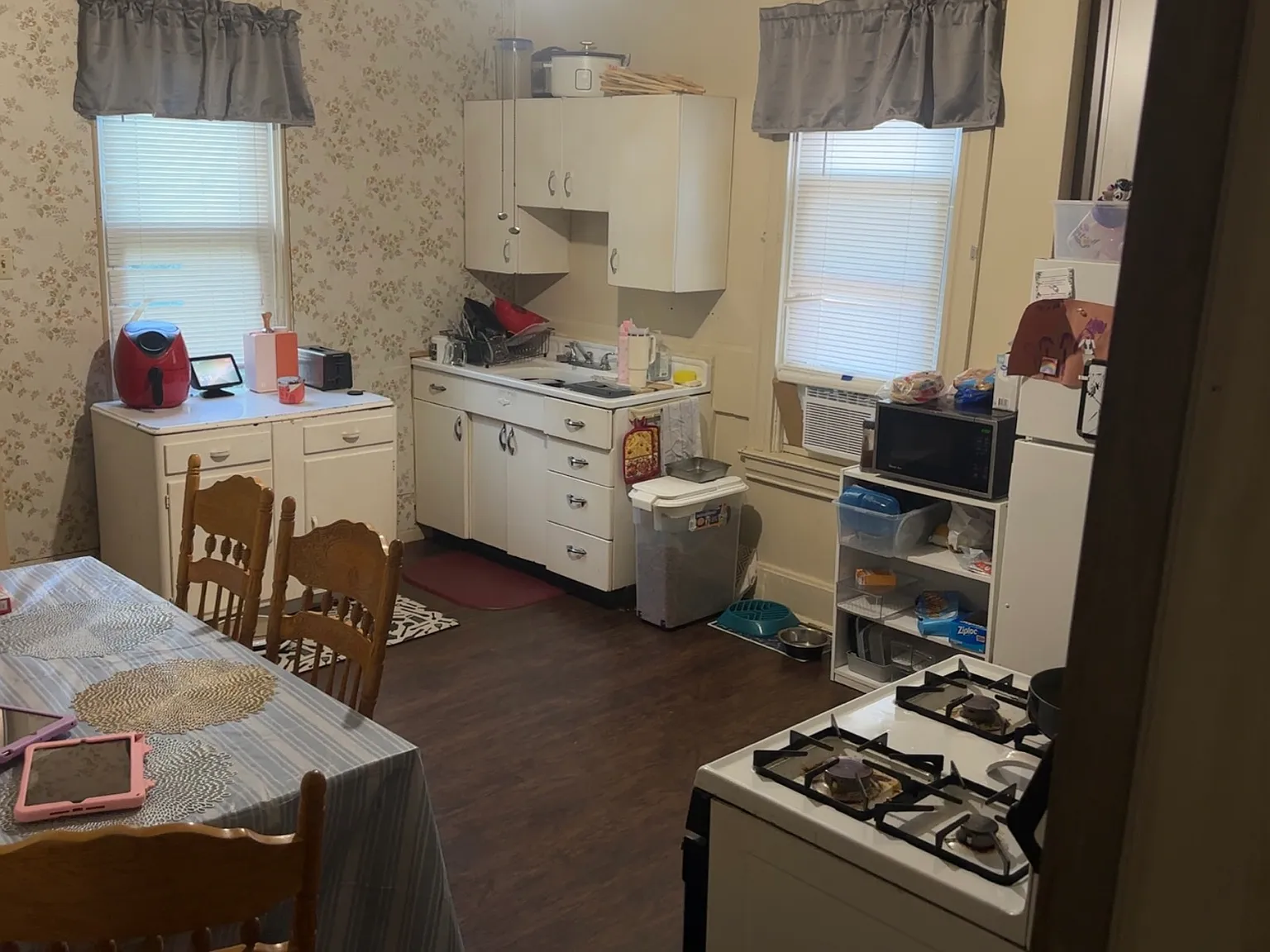 2 bed, 1000 sqft, $825 — Photo 2