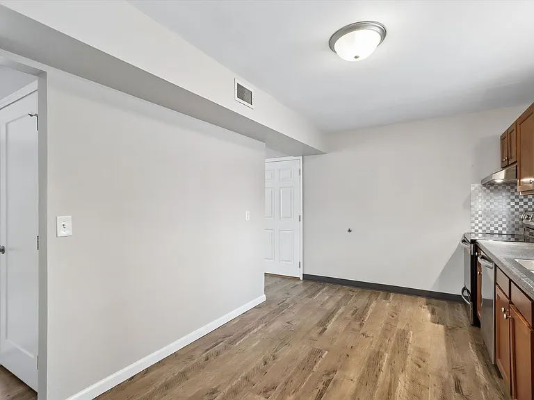 1928 F St — Photo 11