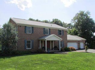 23 Houston Dr, Mechanicsburg, PA 17050
