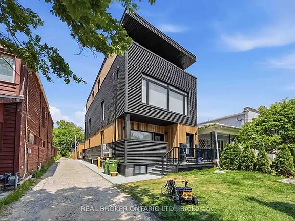 4th image of 102 Boultbee Ave #1A