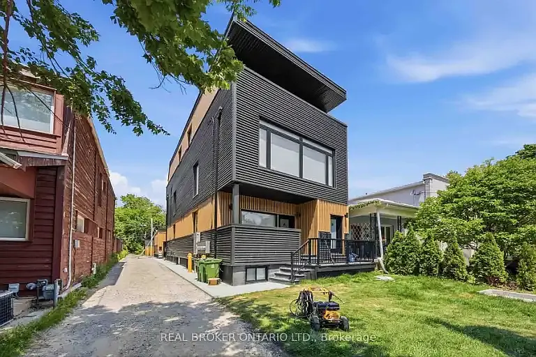 102 Boultbee Ave #1A — Photo 4