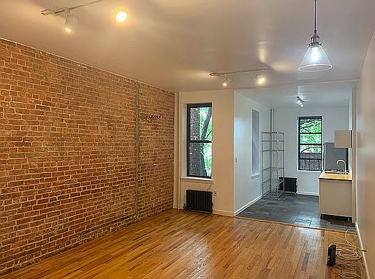1st image of 805 Saint Johns Pl #2L