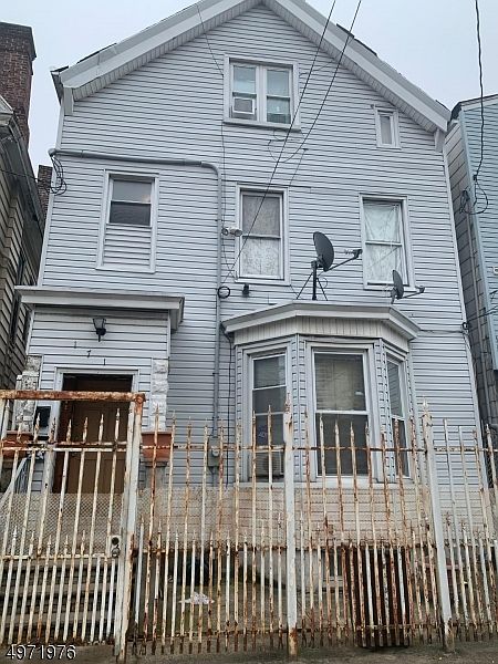 1st image of 171 Summer Ave Floor 2