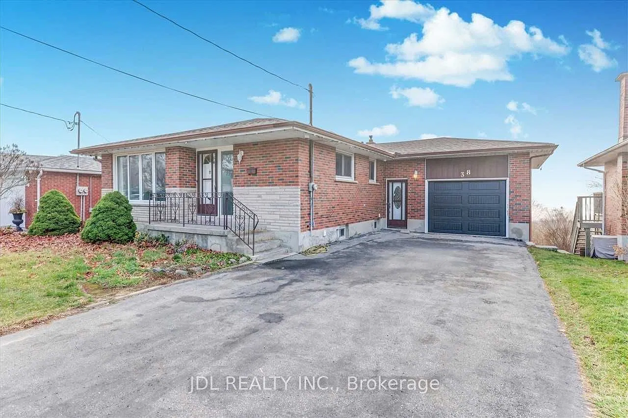 3 bed, $2,560 — Photo 3