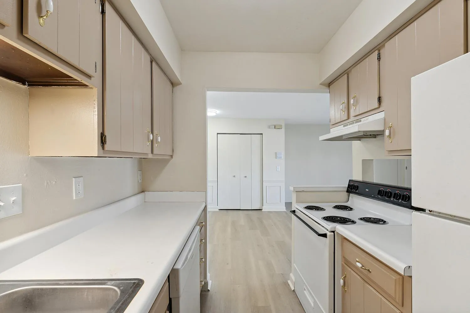 2 bed, 1.5 bath, 1200 sqft, $1,100 — Photo 4