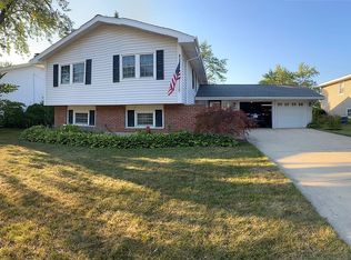 1340 Nottingham Ln, Hoffman Estates, IL 60169