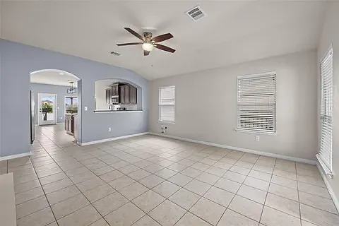 3 bed, 1509 sqft, $2,175 — Photo 2