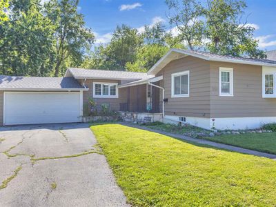 1008 Grand St, Oshkosh, WI, 54901