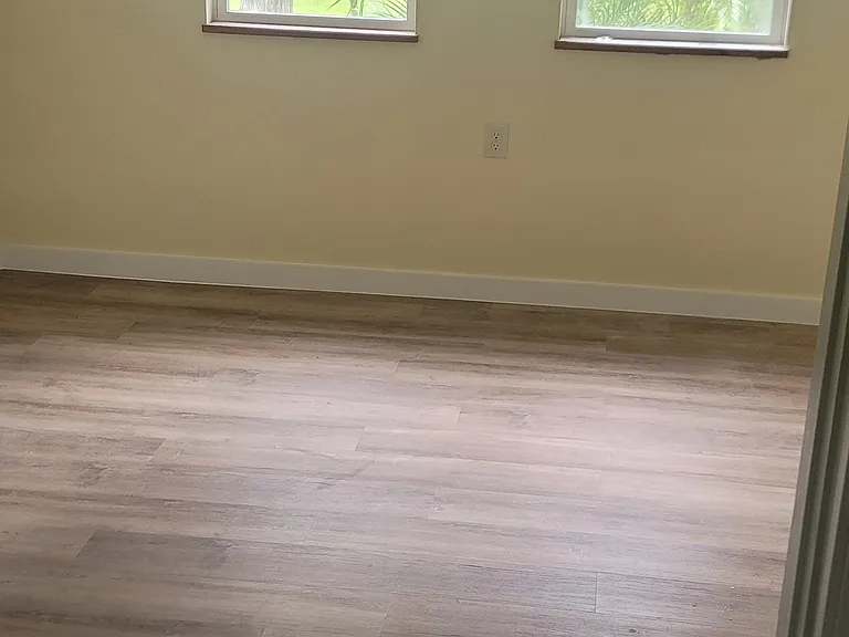 1023 Shady Acres Ln — Photo 11