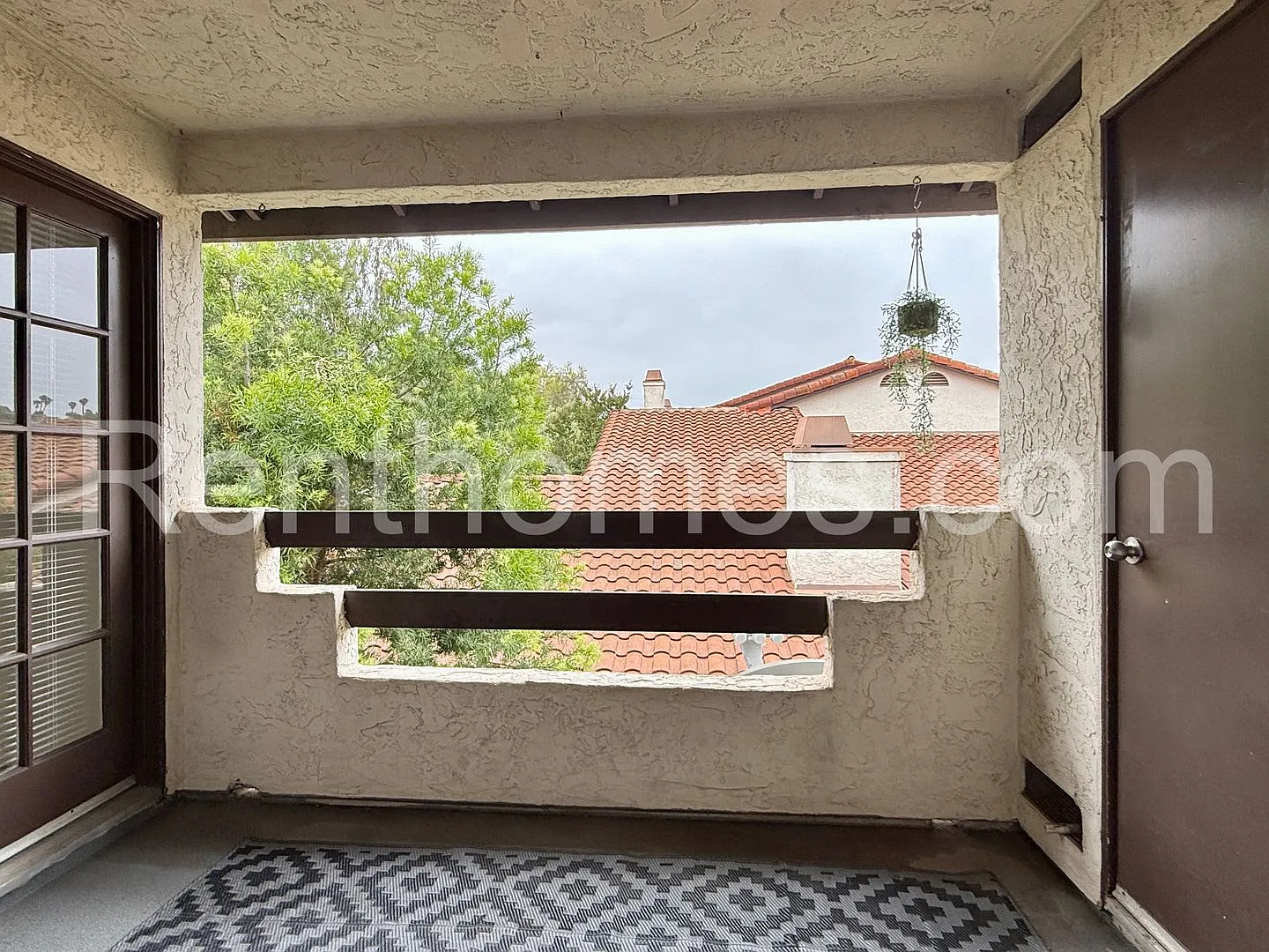 Escondido, 2425 Cranston Dr #27, Vltd Ceilings, Ceiling Fans, All Appl's, AC / Gas Log Fireplace,... — Photo 4