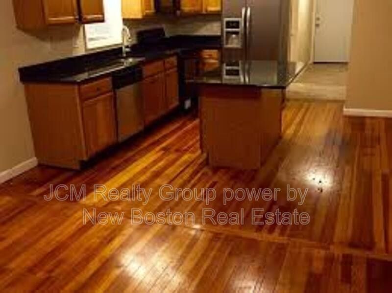 2nd image of 283 Lincoln Ave #2