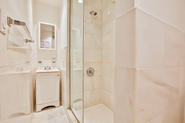 Rented by Platinum Properties | media 27