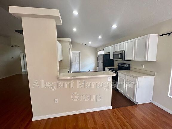 5th image of 602 Keppel Ct