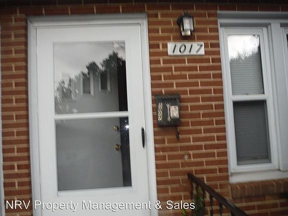 2nd image of 1017 Montgomery St APT B