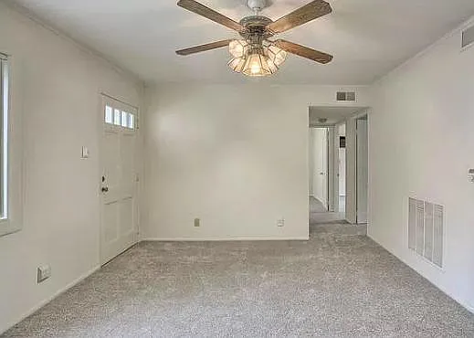 208 Crystal Lake Dr — Photo 3