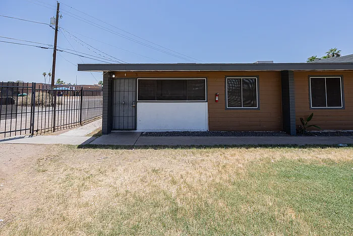 Building Photo - 2139 W Devonshire Ave #4