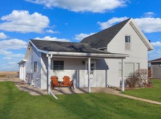 303 S Locust St, Lena, IL 61048