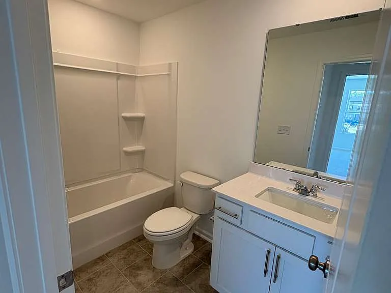 425 Venetian Dr — Photo 7