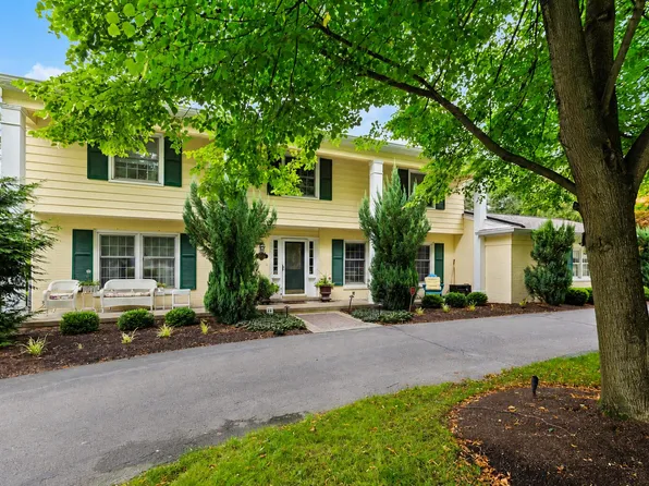 2464 Blueberry Ln, Ann Arbor, MI 48103