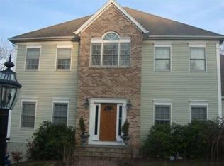 13 Buck Hill Rd, Madison, CT 06443