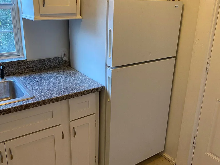 304 Welch St #4 — Photo 3