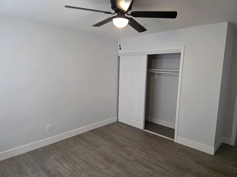Riverside Apartments — Photo 3