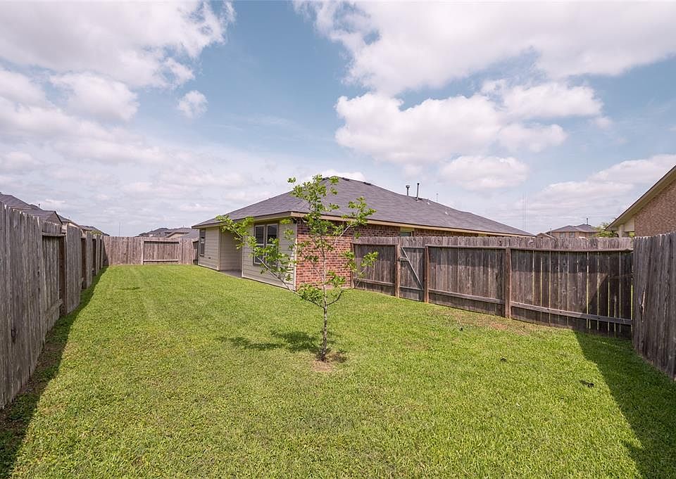 1st image of 1811 Bravos Manor Ln