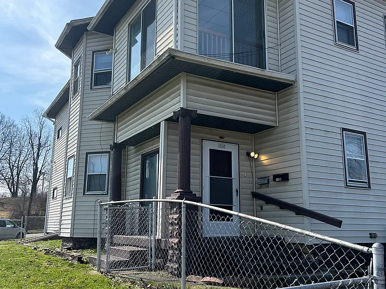 1105 W High St #B — Photo 7