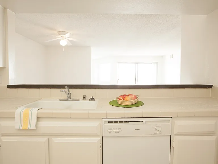 601 Westholme Ave #301 — Photo 19