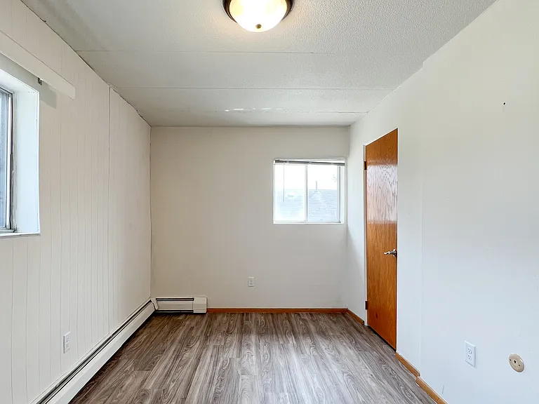 Midtown Apartments — Photo 11
