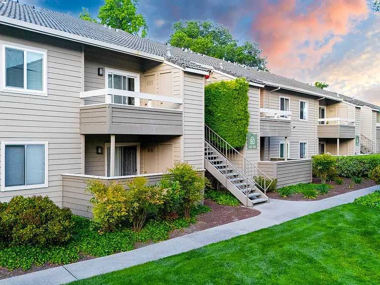 The Seasons Apartments — Photo 44