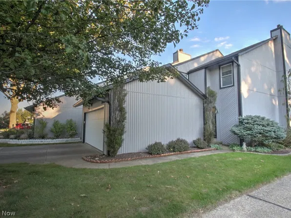 1418 Easthill Sq NE, Canton, OH 44714