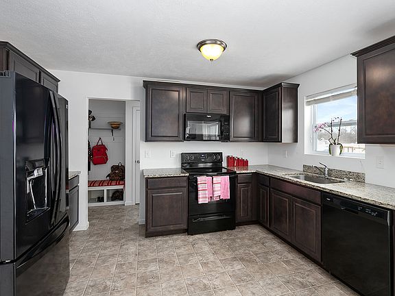 2nd image of 32735 Cabernet Ave