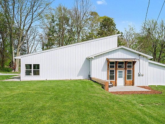 2nd image of 17303 Ireland Rd