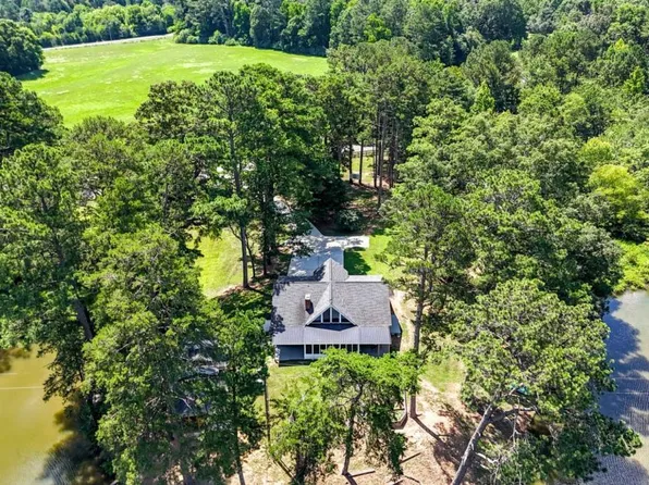 197 Big Springs Rd, Calhoun, GA 30701