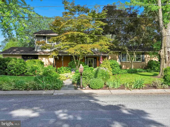 8 Wintermere Rd, Lebanon, PA 17042