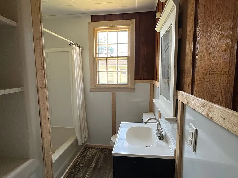 909 Marvin Ave — Photo 7
