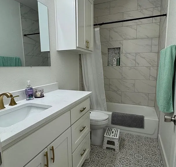 909 N Randolph Ave — Photo 13