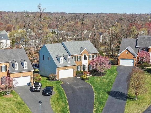 2nd image of 4700 Devereaux Ct