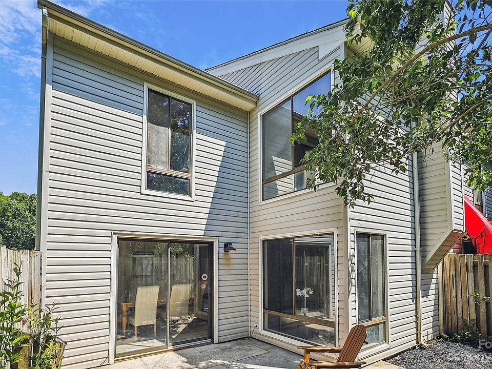 1st image of 8016 Princess Ann Dr