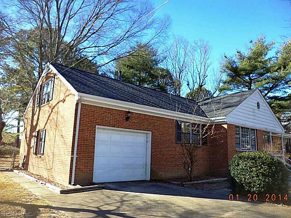 4th image of 521 Whitehaven Cres