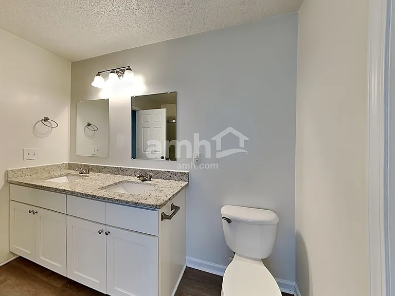 900 Arbor Greene Dr — Photo 10