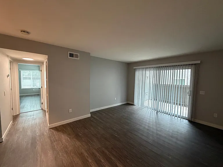 The James Apartments — Photo 98