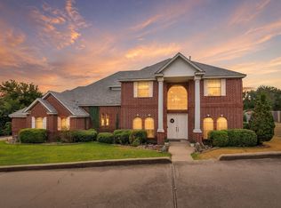 333 Coach House Cir, Fort Worth, TX 76108