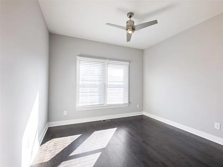 378 Bill Kennedy Way SE — Photo 42